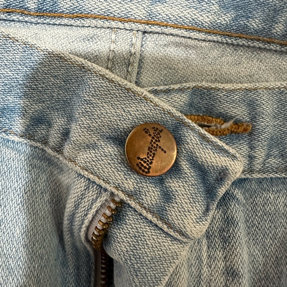 WRANGLER® COWBOY CUT® ORIGINAL FIT JEAN IN BLEACH - Picture 4 of 6